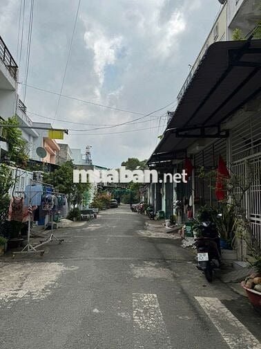 Bán gấp nhà kho DT 6x18, full thổ cư, đường 7m, gần chợ Đại Hải- H.Môn