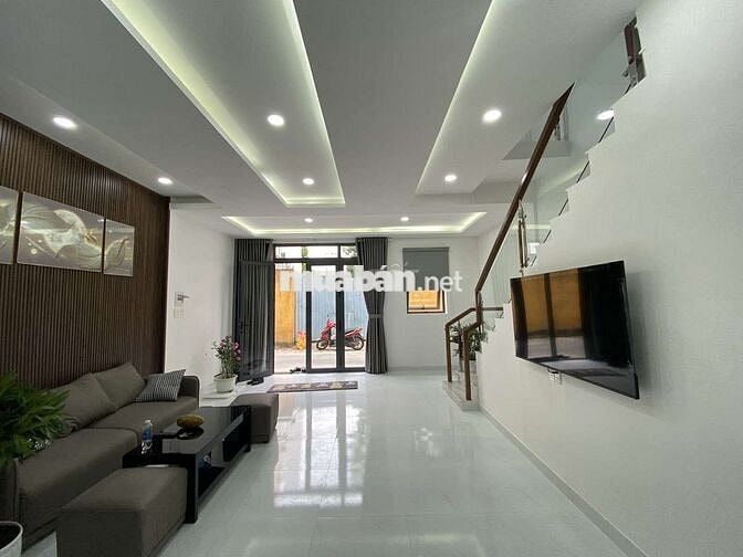 NHÀ VỊ TRÍ ĐẸP TIỆN KINH DOANH 5.6X8.5 ĐƯỜNG TÂY THẠNH. QUẬN TÂN PHÚ.