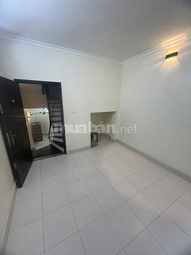 Cơ hội đầu tư sinh lời,nhà Xuân thủy Cầu Giấy32 m2 x4 tầng kinh doanh