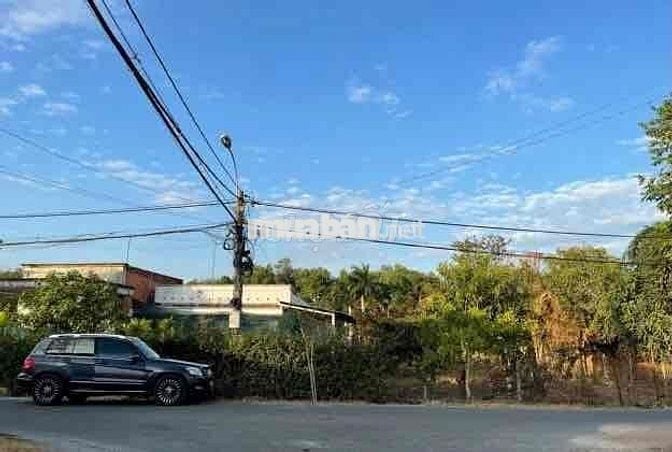 Bán đất tại đường DH411, Uyên Hưng,Tân Uyên 300m 890Tr Sổ Sẵn