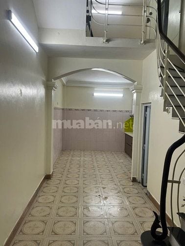 Cơ hội đầu tư sinh lời,nhà Xuân thủy Cầu Giấy32 m2 x4 tầng kinh doanh