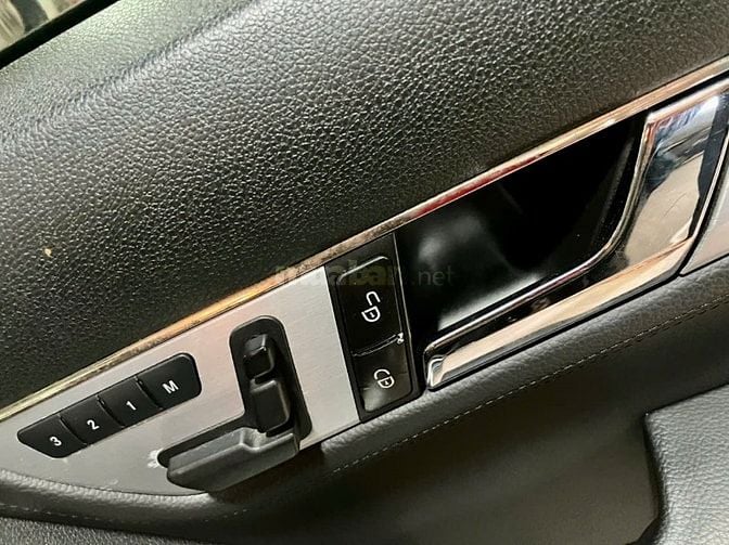 Mercedes-Benz C230 bản Avantgarde cao cấp full option 90%new