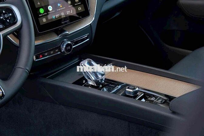Volvo XC60 2026 Ultra Ưu Đãi Khủng Trong Tháng 12