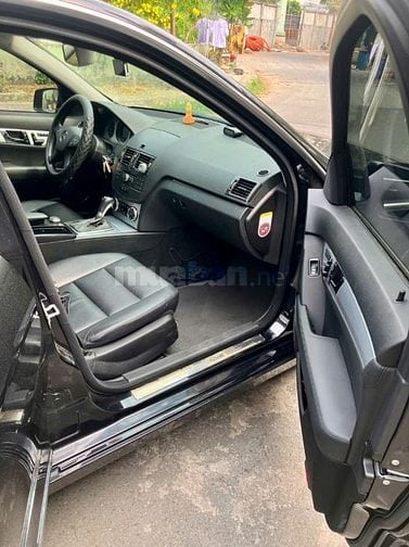 Mercedes-Benz C230 bản Avantgarde cao cấp full option 90%new
