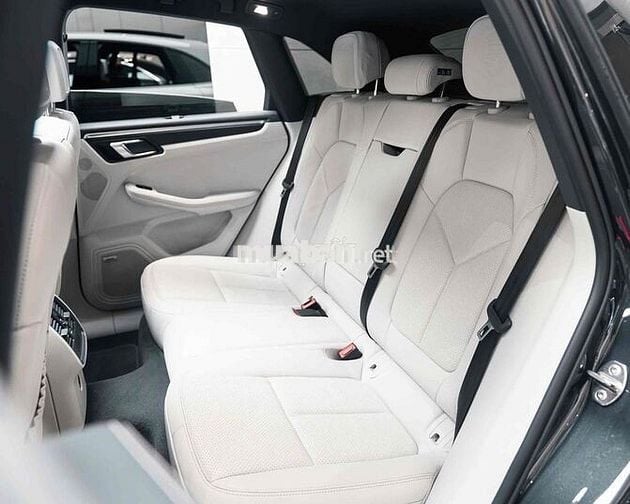 LONG ANH AUTO về Porsche Macan model 2022