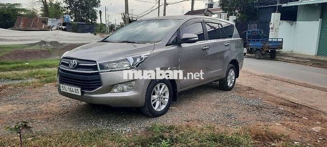 Xe gia đình cần bán