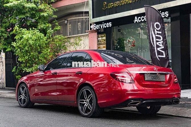 Mercedes E200 Sport  Model 2020 - 1 chủ - Đỏ/Đen