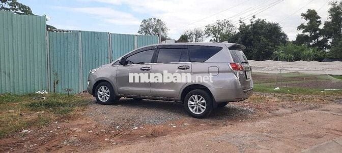 Xe gia đình cần bán