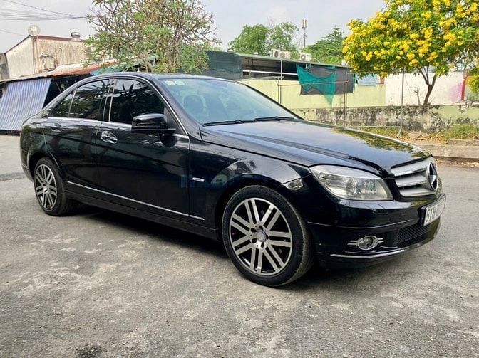 Mercedes-Benz C230 bản Avantgarde cao cấp full option 90%new