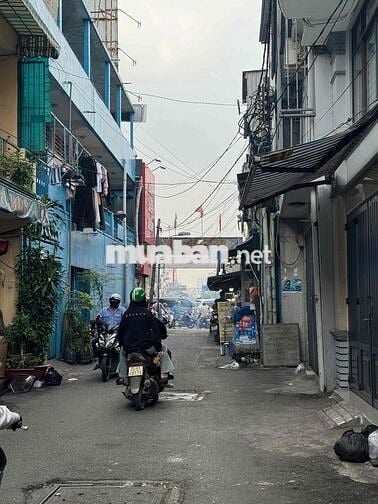 LÔ GÓC 2MT 70M2 NGANG 5,7M- HXH THÔNG D2- 30M RA HÀNG XANH- 12,X TY TL