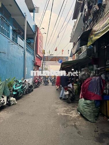 LÔ GÓC 2MT 70M2 NGANG 5,7M- HXH THÔNG D2- 30M RA HÀNG XANH- 12,X TY TL