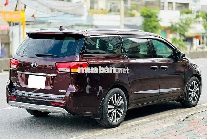 Kia Sedona 2016 Full Dầu. xe gia đình. 1 chủ.