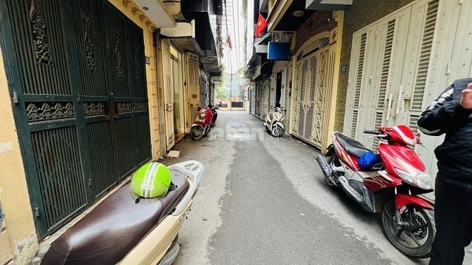 Hoàng Quốc Việt – Cầu Giấy – Ô TÔ – 80 M2 – 4 T – MT 3.2 M -Giá 18.8 T