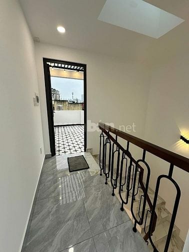 NHÀ MỚI HIỆN ĐẠI SANG TRỌNG ÂU DƯƠNG LÂN P3Q8. 