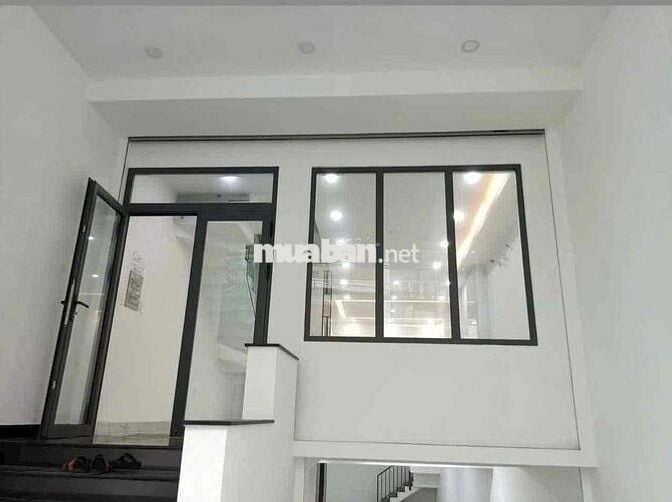 CHO THUÊ NHÀ NGUYÊN CĂN MẶT TIỀN Ô TÔ 5PN 8WC, THANG MÁY  50 TRIỆU/ TL