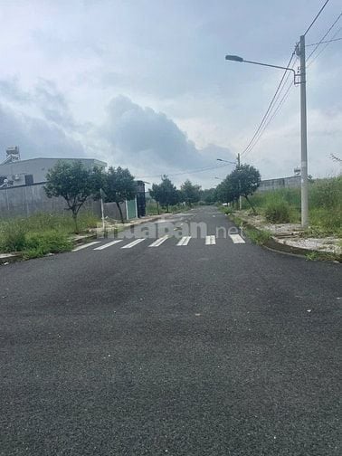 Bán lô góc 2MT khu dân cư dụ án phường Bình Phước, Dồng Nai 