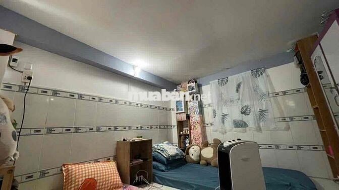 Nhà cho thuê nguyên căn  1trệt 2lầu 3p ngủ giá rẻ