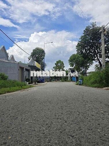 chính chủ cần bán gấp cặp nhà trọ ở Bến Cát 300m2 thu nhập ổn định