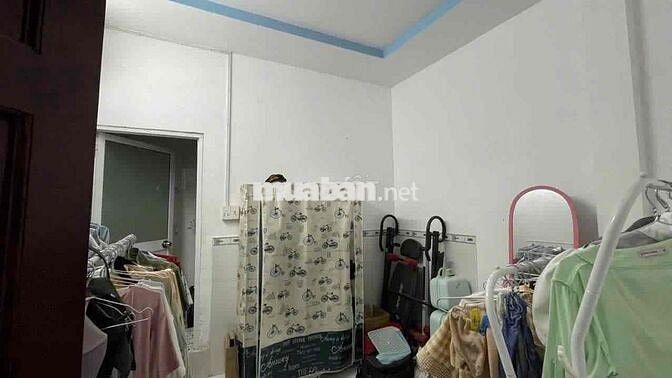 Nhà cho thuê nguyên căn  1trệt 2lầu 3p ngủ giá rẻ