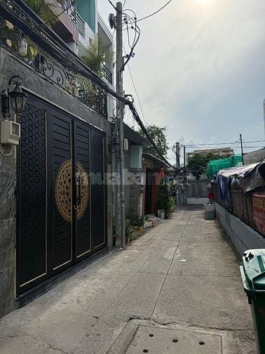 Cần bán nhà nhỏ sổ hồng đường Huỳnh tấn phát quận 7 củ 4x4,5