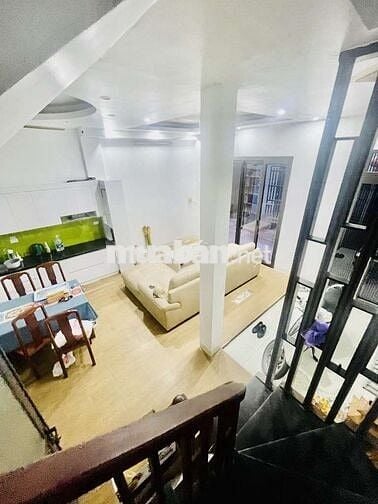 NGÔI NHÀ ĐÁNG SỐNG THÍCH HỢP CHO ĐÔI VỢ CHỒNG TRẺ