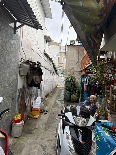 Cần bán nhà nhỏ sổ hồng đường Huỳnh tấn phát quận 7 củ 4x4,5