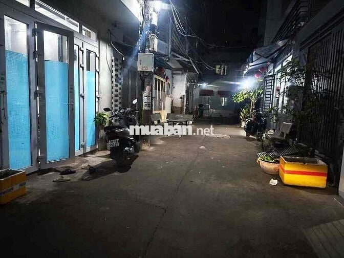 NHÀ HẺM THÔNG 2TBTCT. NGAY QUANG TRUNG.GÒ VẤP. HƠN 2TỶ.