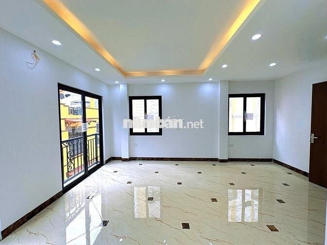 Nhà Lạc Long Quân, Tây Hồ, 6T, thang máy, gara ô tô, ở và KD, 20 tỷ