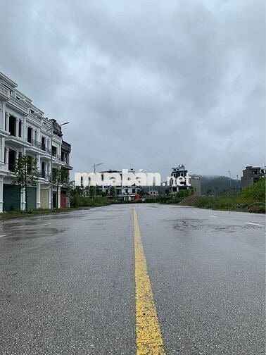 Chính chủ cần bán nhà xây thô hoàn thiện mặt tiền Chợ Đầu Mối Phía Tây