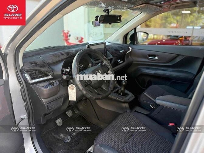 Toyota Avanza Premio 2025 số sàn  - 3.500 km