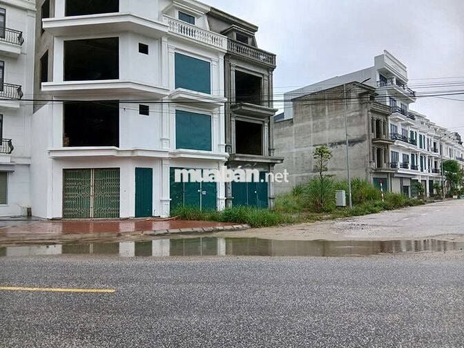 Chính chủ cần bán nhà xây thô hoàn thiện mặt tiền Chợ Đầu Mối Phía Tây