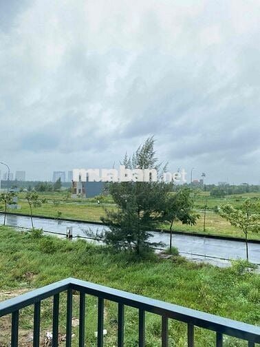 Cho thuê phòng ngay khu R3- khu Đô Thị FPT city