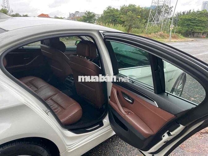 BMW 5 Series 2011 528i