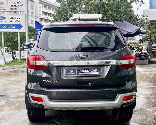 Ford Everest Titanium 2.0L 4x2 AT 2018