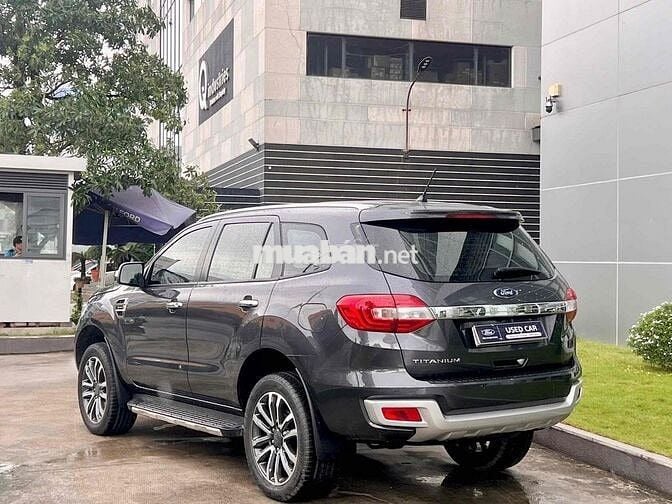 Ford Everest Titanium 2.0L 4x2 AT 2018