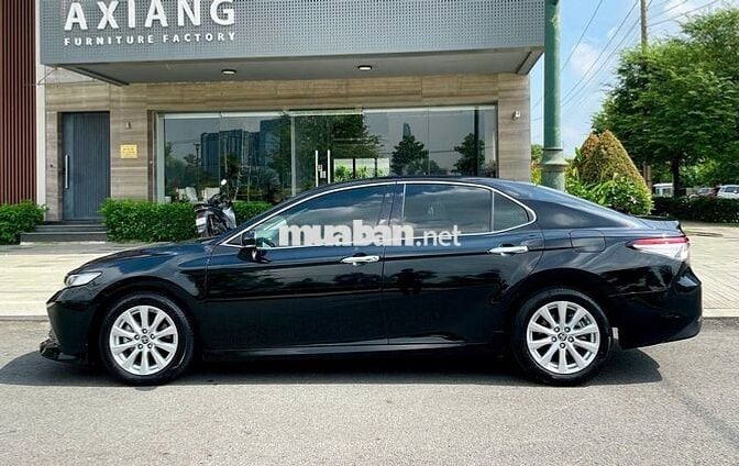 Toyota Camry 2.0G 2021 Đen - 31000 km