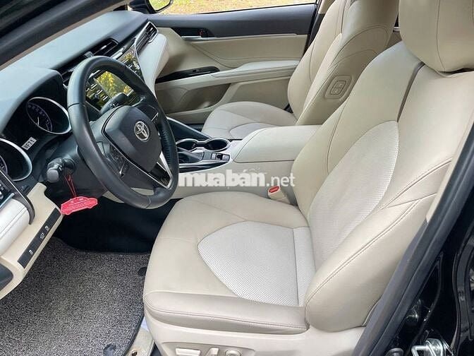 Toyota Camry 2.0G 2021 Đen - 31000 km