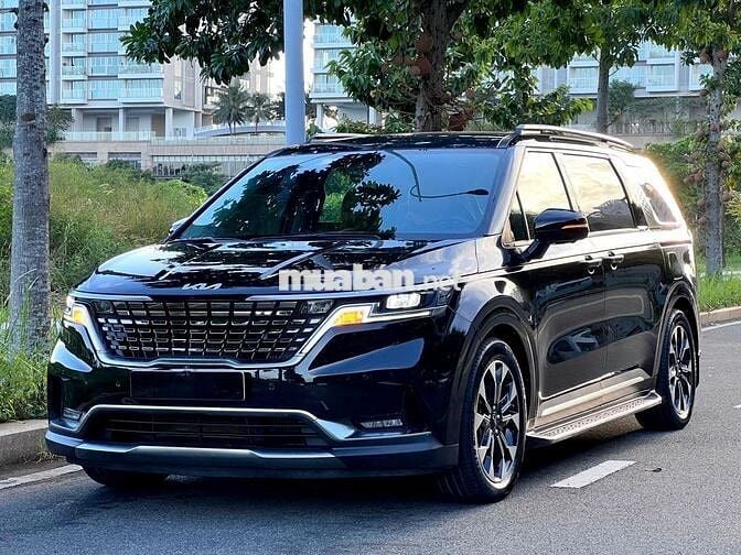 Kia Carnival 2023 Premium 2.2D 7S - 50000 km