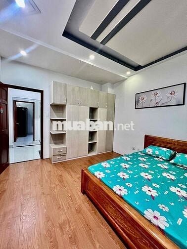 Nhà Mới Sạch Sẻ DT 220m2 1Trệt 1Lửng 3Lầu 5Pn 4Wc Hẻm Xe Tải Ngã Tư Ga