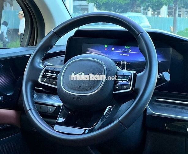 Kia Carnival 2023 Premium 2.2D 7S - 50000 km