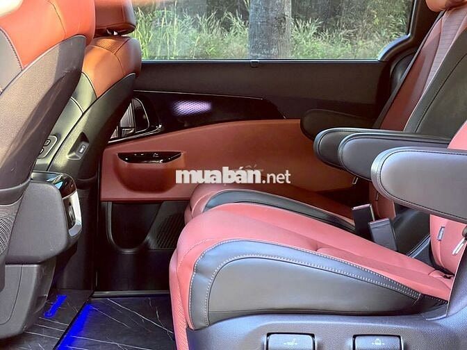 Kia Carnival 2023 Premium 2.2D 7S - 50000 km