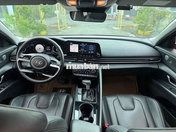 Hyundai Elantra 2023 1.6 AT Đặc biệt - 42000 km