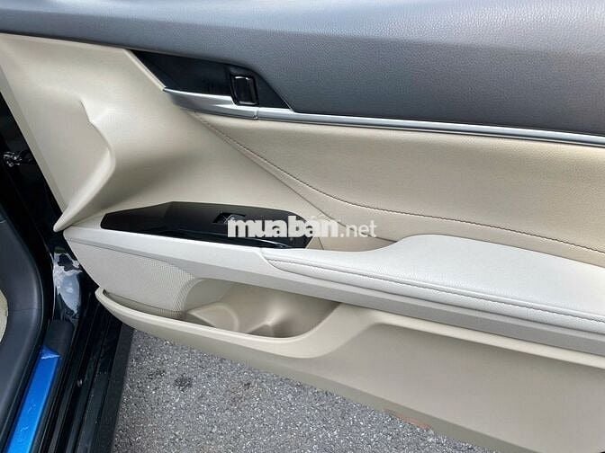 Toyota Camry 2.0G 2021 Đen - 31000 km