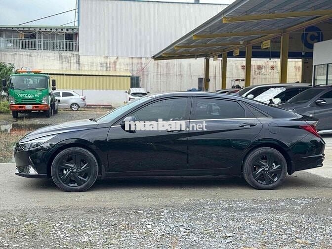 Hyundai Elantra 2023 1.6 AT Đặc biệt - 42000 km