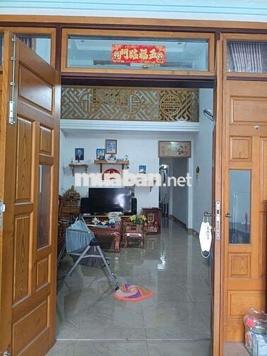 NHÀ XÂY KIÊN CỐ 1 / ĐƯỜNG TRƯƠNG THỊ HOA. HẺM TRƯỚC NHÀ 6M VỊ TRÍ ĐẸP