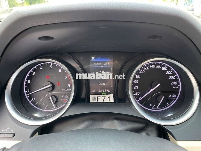 Toyota Camry 2.0G 2021 Đen - 31000 km