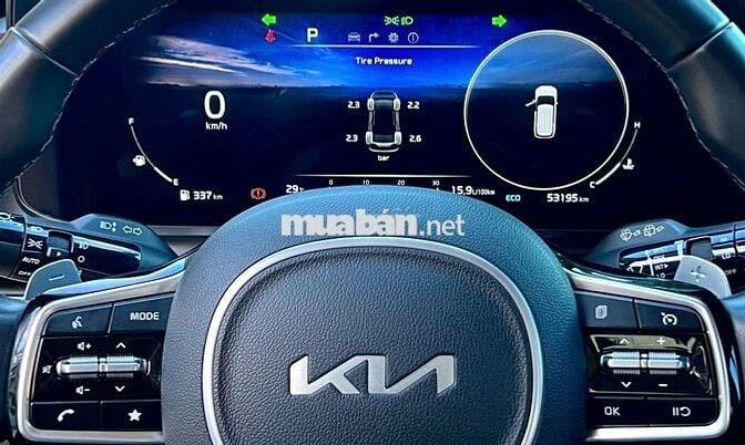 Kia Carnival 2023 Premium 2.2D 7S - 50000 km