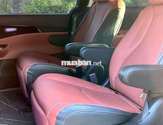 Kia Carnival 2023 Premium 2.2D 7S - 50000 km