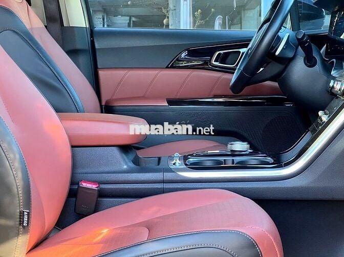 Kia Carnival 2023 Premium 2.2D 7S - 50000 km