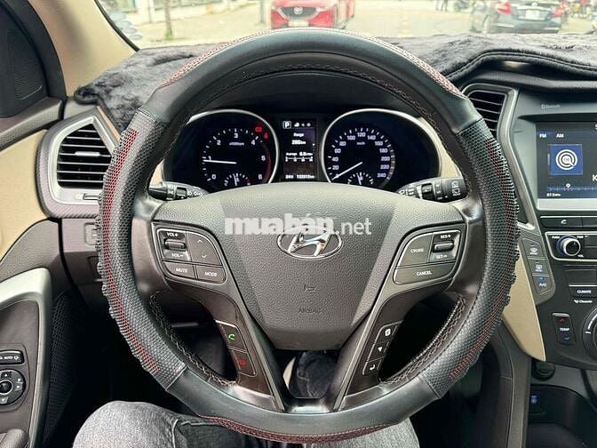 Hyundai Santa Fe 2018 2.2L 4WD - 133333 km